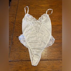 Ashley Taylor Cream Lace Chemise